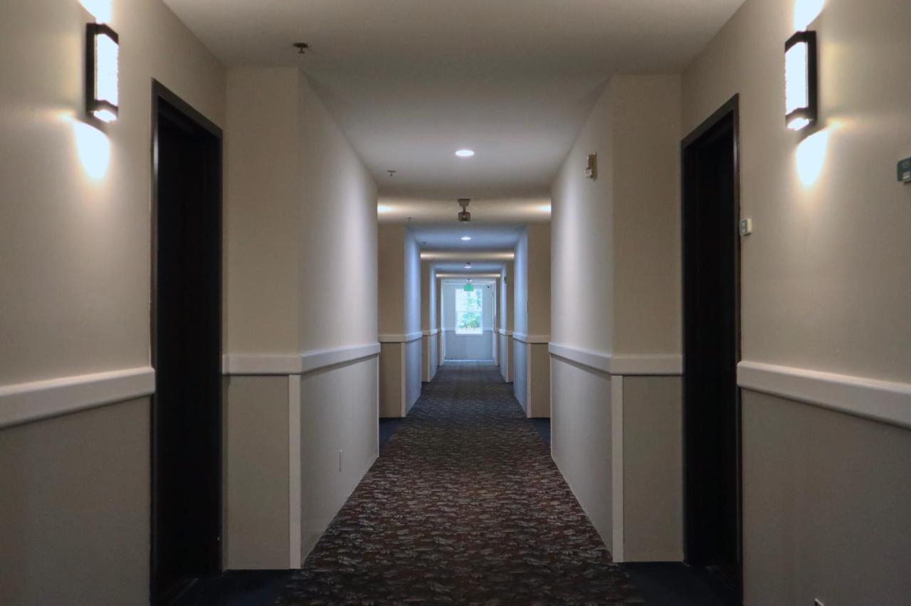 מלון Ramada Limited Airport טוקווילה מראה חיצוני תמונה