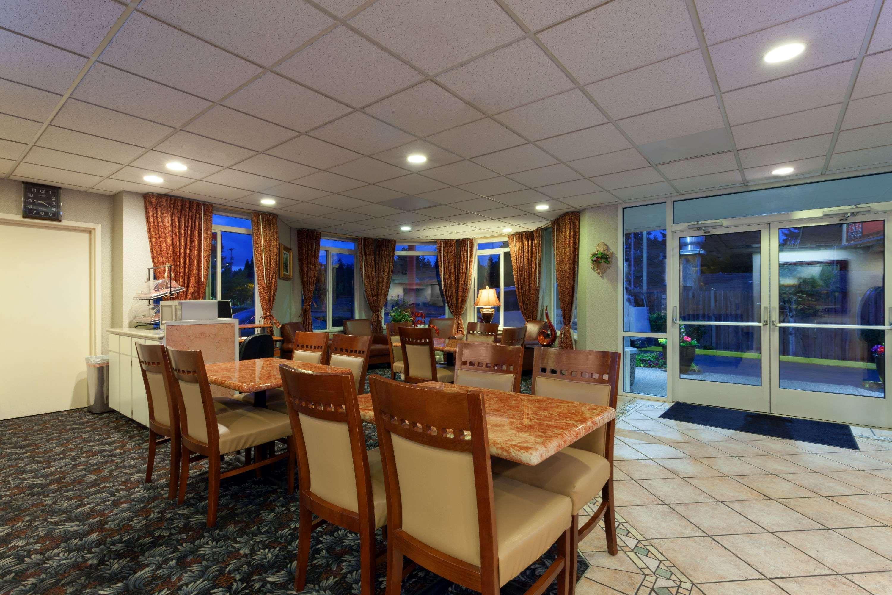 מלון Ramada Limited Airport טוקווילה מראה חיצוני תמונה